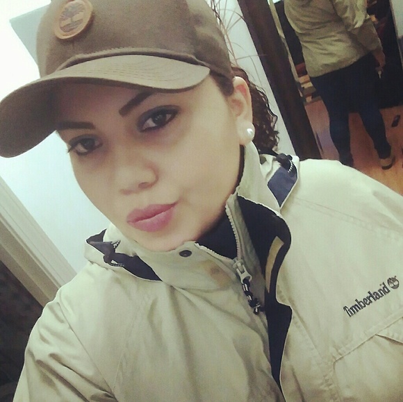 Meet your Posher, Aurora - Picture 1 of 1